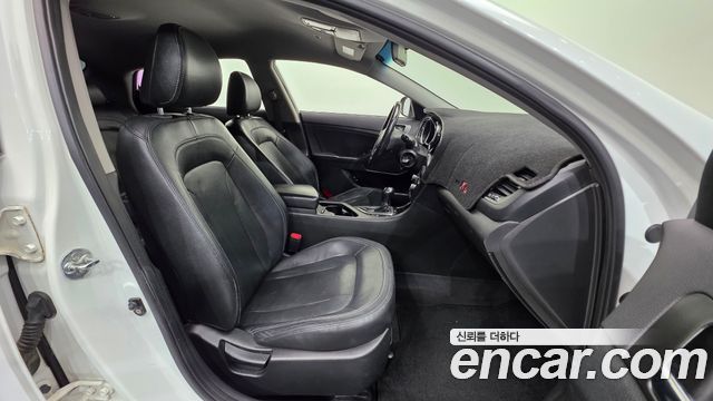 Kia K5 2011 — photo 10