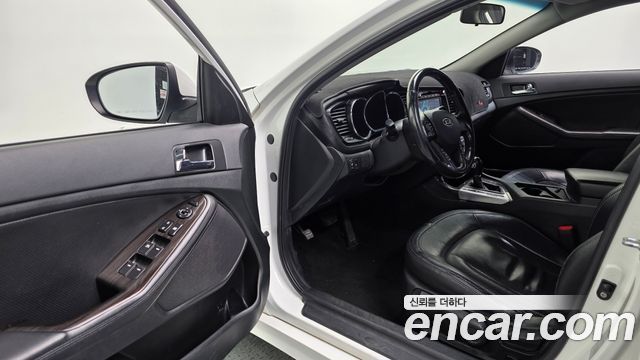 Kia K5 2011 — photo 11