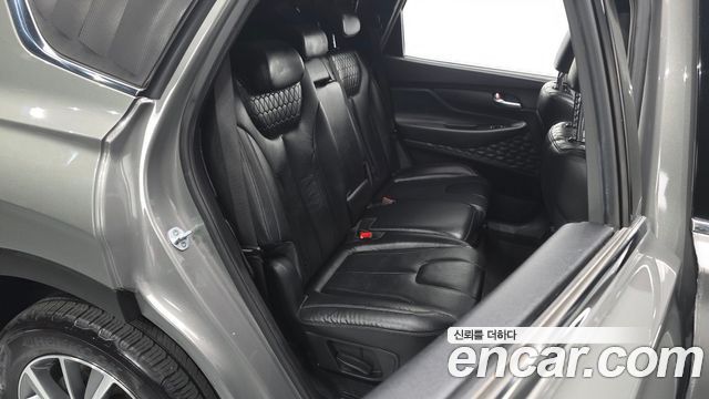 Hyundai Santafe 2019 — photo 18