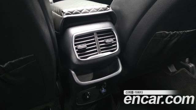Hyundai Santafe 2019 — photo 32