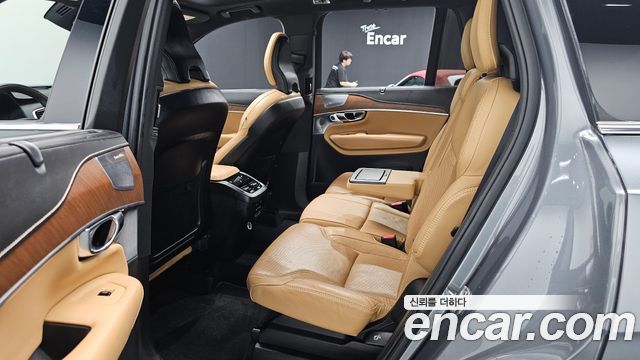 Volvo XC90 2019 — photo 17