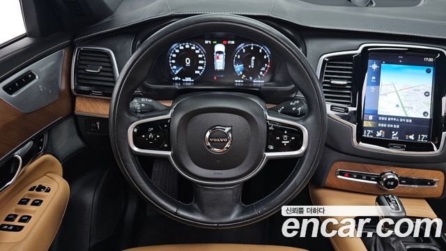 Volvo XC90 2019 — photo 20