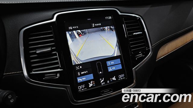 Volvo XC90 2019 — photo 28