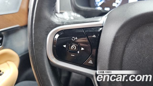Volvo XC90 2019 — photo 36