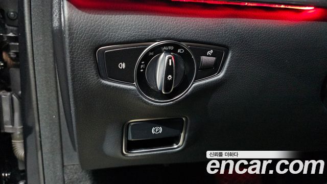 Mercedes-Benz S-Class 2019 — photo 26