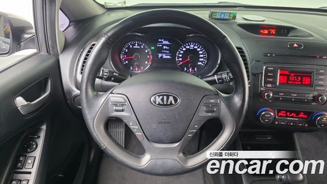 Kia K3 2015 — photo 13