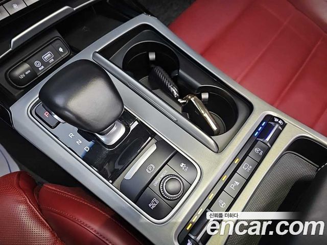 Kia Stinger 2018 — photo 8