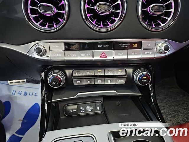 Kia Stinger 2018 — photo 10