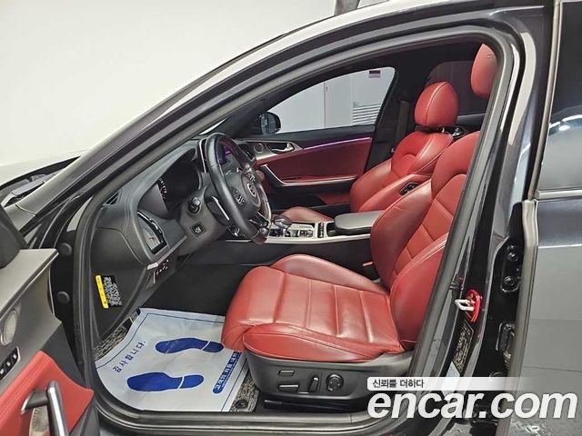 Kia Stinger 2018 — photo 11