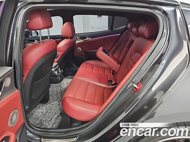 Kia Stinger 2018 — photo 12