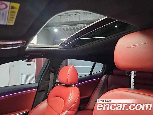 Kia Stinger 2018 — photo 15