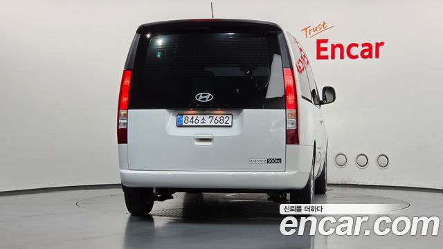 Hyundai Staria 2025 — photo 4