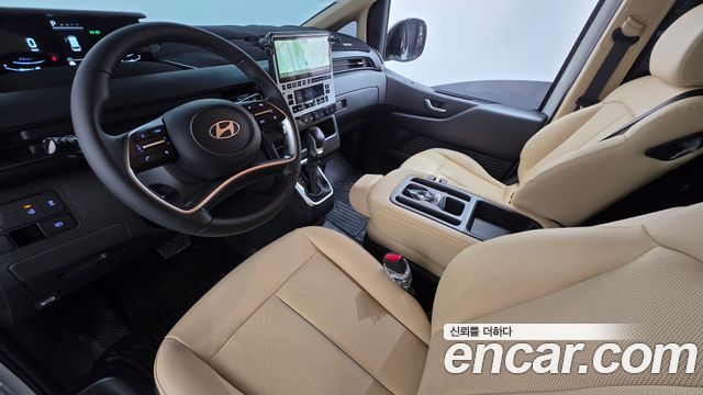 Hyundai Staria 2025 — photo 10