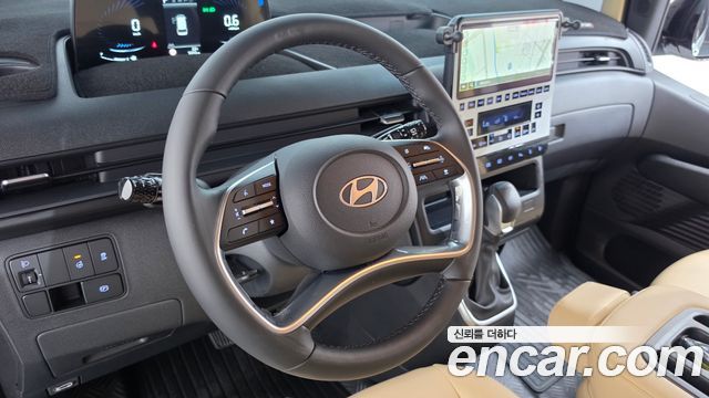Hyundai Staria 2025 — photo 20