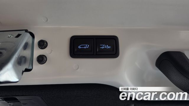 Hyundai Staria 2025 — photo 25