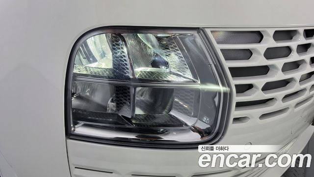 Hyundai Staria 2025 — photo 8