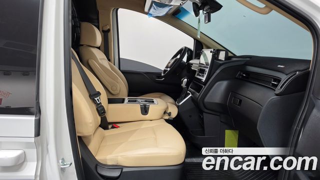 Hyundai Staria 2025 — photo 16