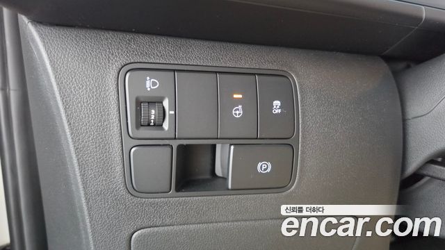 Hyundai Staria 2025 — photo 27