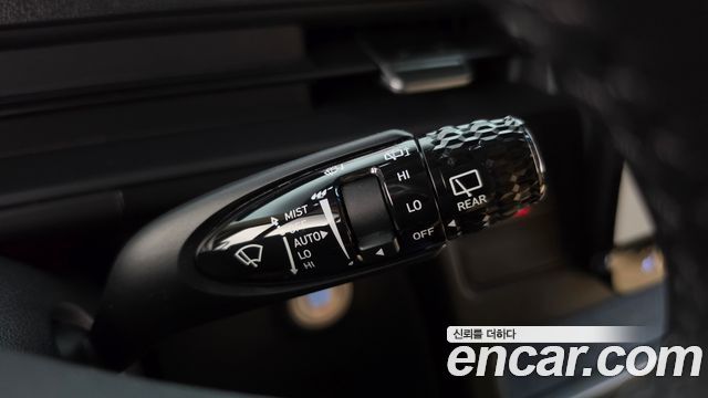 Hyundai Staria 2025 — photo 28