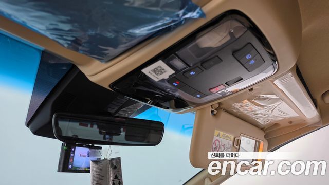 Hyundai Staria 2025 — photo 30