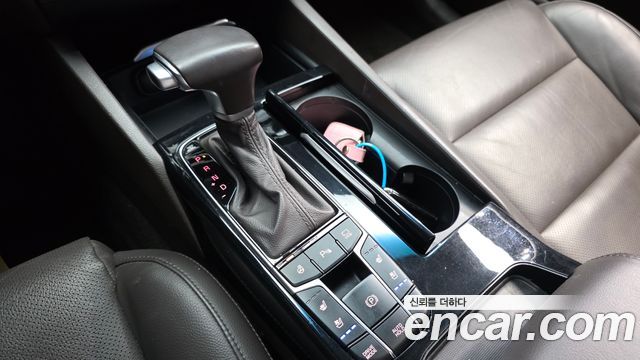 Kia K7 2018 — photo 9