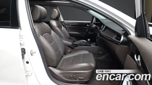 Kia K7 2018 — photo 11