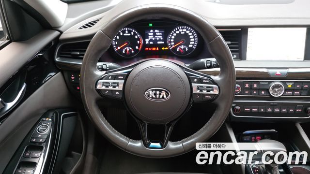 Kia K7 2018 — photo 13