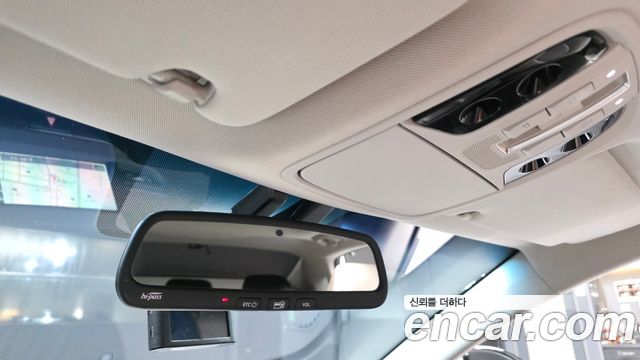 Kia K7 2018 — photo 16
