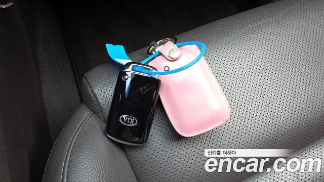 Kia K7 2018 — photo 17