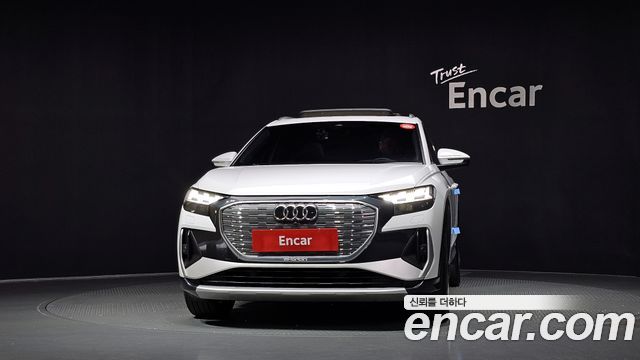 Audi Q4 e-tron 2022 — photo 3