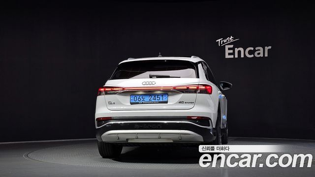 Audi Q4 e-tron 2022 — photo 4