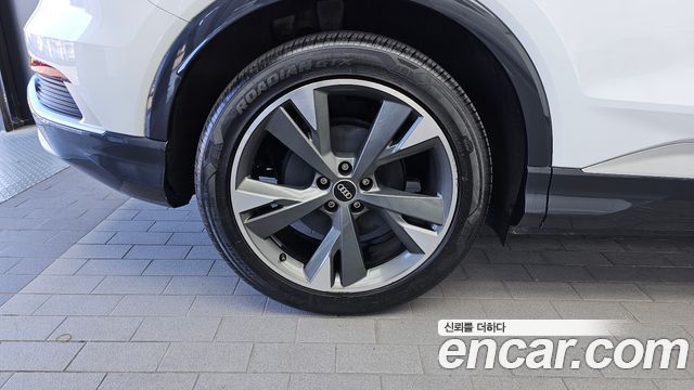 Audi Q4 e-tron 2022 — photo 5