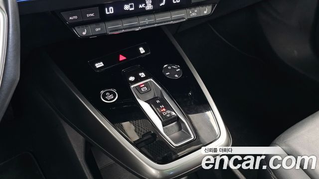 Audi Q4 e-tron 2022 — photo 9