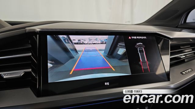 Audi Q4 e-tron 2022 — photo 15