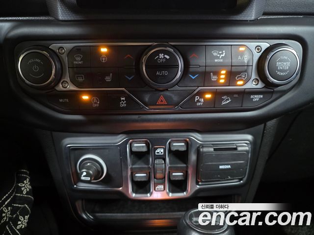 Jeep Wrangler 2019 — photo 9