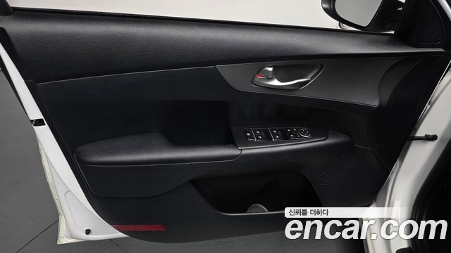 Kia K3 2021 — photo 14
