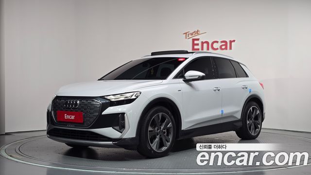 Audi Q4 e-tron 2022 — photo 1