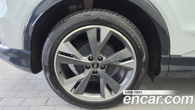 Audi Q4 e-tron 2022 — photo 5