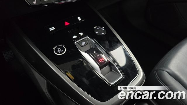 Audi Q4 e-tron 2022 — photo 9