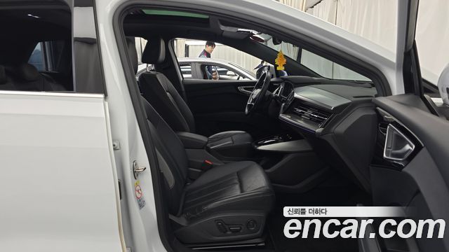 Audi Q4 e-tron 2022 — photo 11