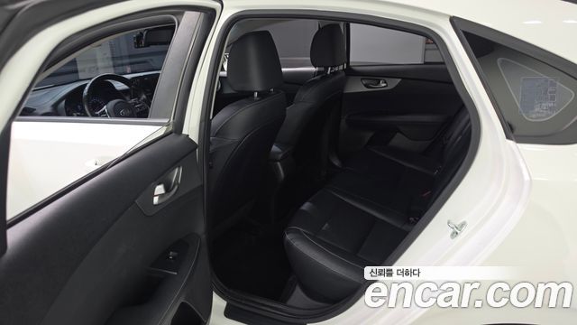 Kia K3 2020 — photo 17