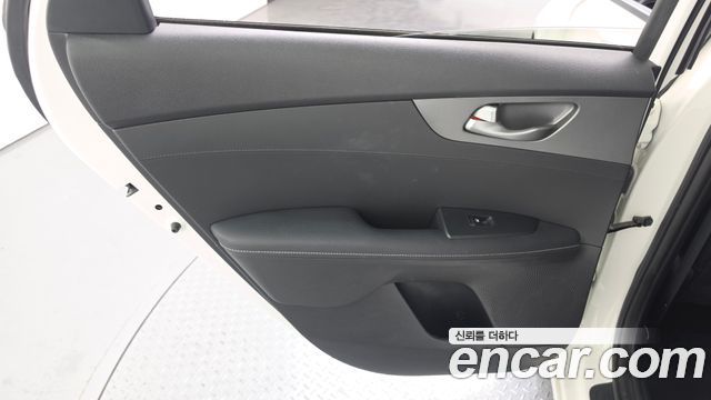 Kia K3 2020 — photo 15