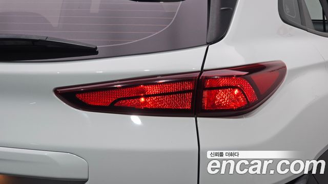 Hyundai Kona 2023 — photo 9