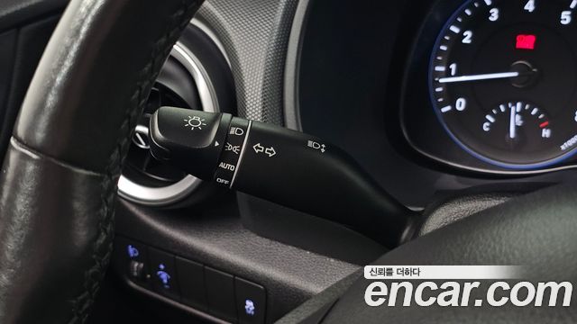 Hyundai Kona 2023 — photo 28