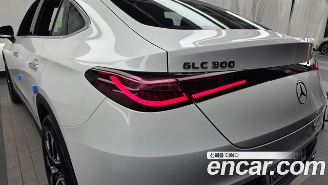 Mercedes-Benz GLC-Class 2026 — photo 9