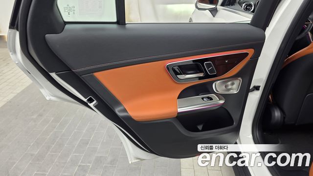 Mercedes-Benz GLC-Class 2026 — photo 15
