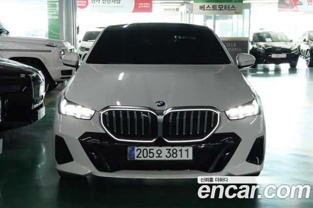 BMW 5-Series 2024 — photo 2