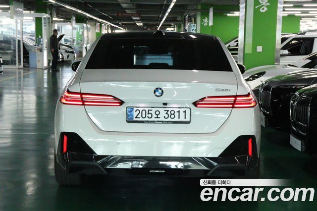BMW 5-Series 2024 — photo 3