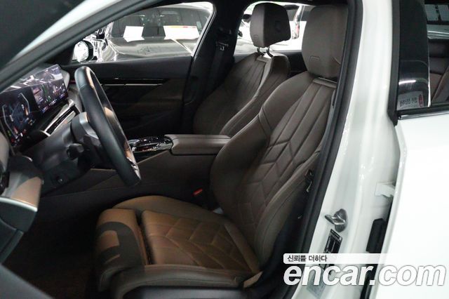 BMW 5-Series 2024 — photo 6