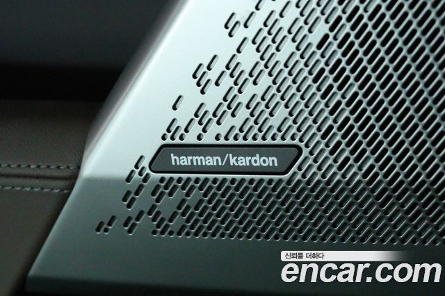BMW 5-Series 2024 — photo 11